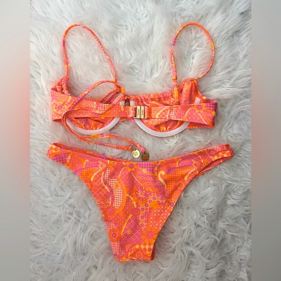 Kulani Kinis Bikini Set - Size S Top/M bottoms | Color: Citrus Sunrise - Picture 4 of 9